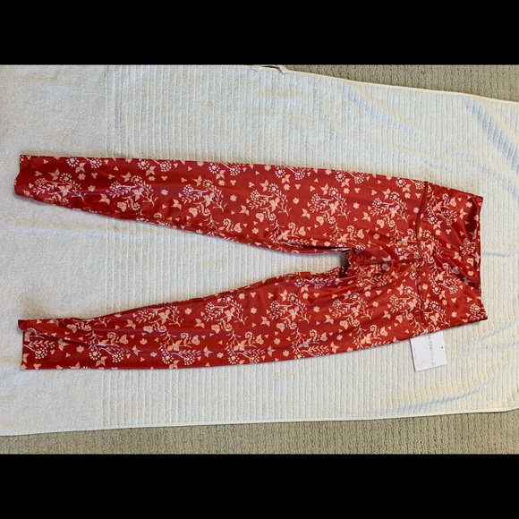 Beyond yoga matching set ! - Picture 3 of 5